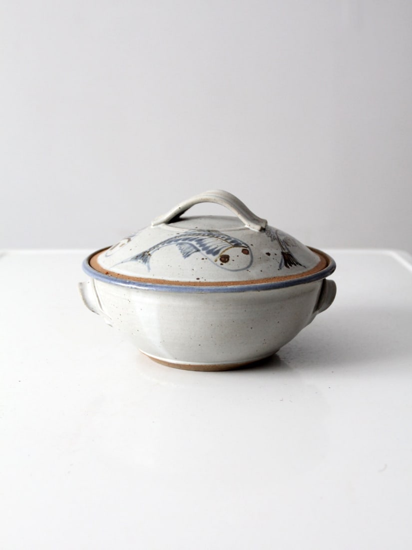 Vintage Studio Pottery Covered Bowl with Hand-Painted Fish (1 of 13)