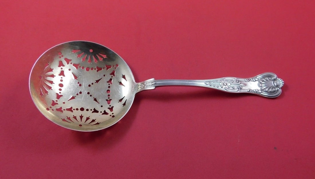 Gorham Kings II Sterling Silver Gold Washed Pea Spoon 8.5": Gorham Kings II Sterling Silver Gold Washed Pea Spoon 8.5" This exquisite pea spoon from the Kings II pattern by Gorham is crafted from high-quality sterling silver with a beautiful gold wash finish. 