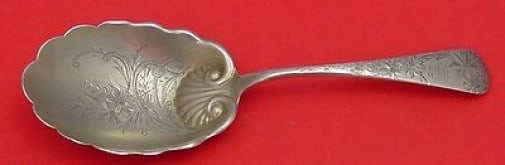 Gorham Chrysanthemum Sterling Silver Berry Spoon 9 1/8 Inch Brite Cut: Gorham Chrysanthemum Sterling Silver Berry Spoon 9 1/8 Inch Brite Cut Presenting a stunning serving spoon from the renowned Gorham brand, featuring the exquisite Chrysanthemum pattern. This sterling s