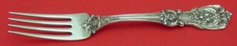 Reed & Barton Francis I Sterling Silver Dinner Fork 7 7/8": Reed & Barton Francis I Sterling Silver Dinner Fork 7 7/8" This exquisite dinner fork features the elegant Francis I pattern by Reed and Barton, crafted from high-quality sterling silver. Measuring 7 