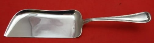 Gorham Old French Sterling Silver Crumber 11 3/4 Inch: Gorham Old French Sterling Silver Crumber 11 3/4 Inch Enhance your dining experience with the Old French Crumber by Gorham, crafted in luxurious sterling silver. Measuring 11 3/4 inches, this crumber 