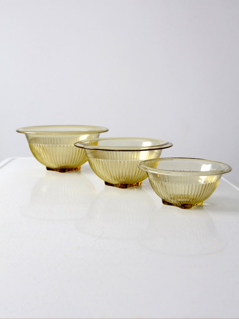 Set of 3 Yellow Depression Glass Nesting Mixing Bowls (1 of 11)