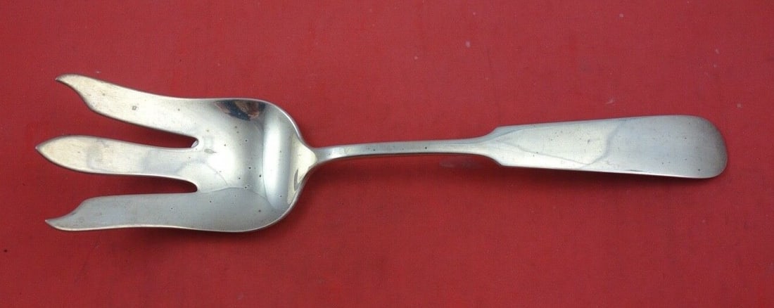Porter Blanchard Chino Sterling Silver 3 Tine Serving Fork 9 3/4: Porter Blanchard Chino Sterling Silver 3 Tine Serving Fork 9 3/4 Sterling silver buffet fork in the Chino pattern by Porter Blanchard. This 3-tine serving fork dates to the 1900-1940 period, was made 