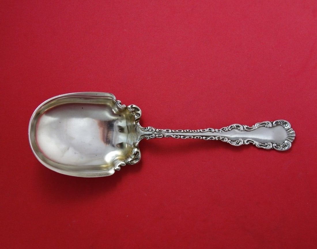 P.W. Ellis Louis XV Sterling Silver Berry Spoon 7 5/8" Fancy Design: P.W. Ellis Louis XV Sterling Silver Berry Spoon 7 5/8" Fancy Design This exquisite berry spoon showcases the timeless Louis XV pattern by renowned maker P.W. Ellis. Crafted from high-quality sterling 