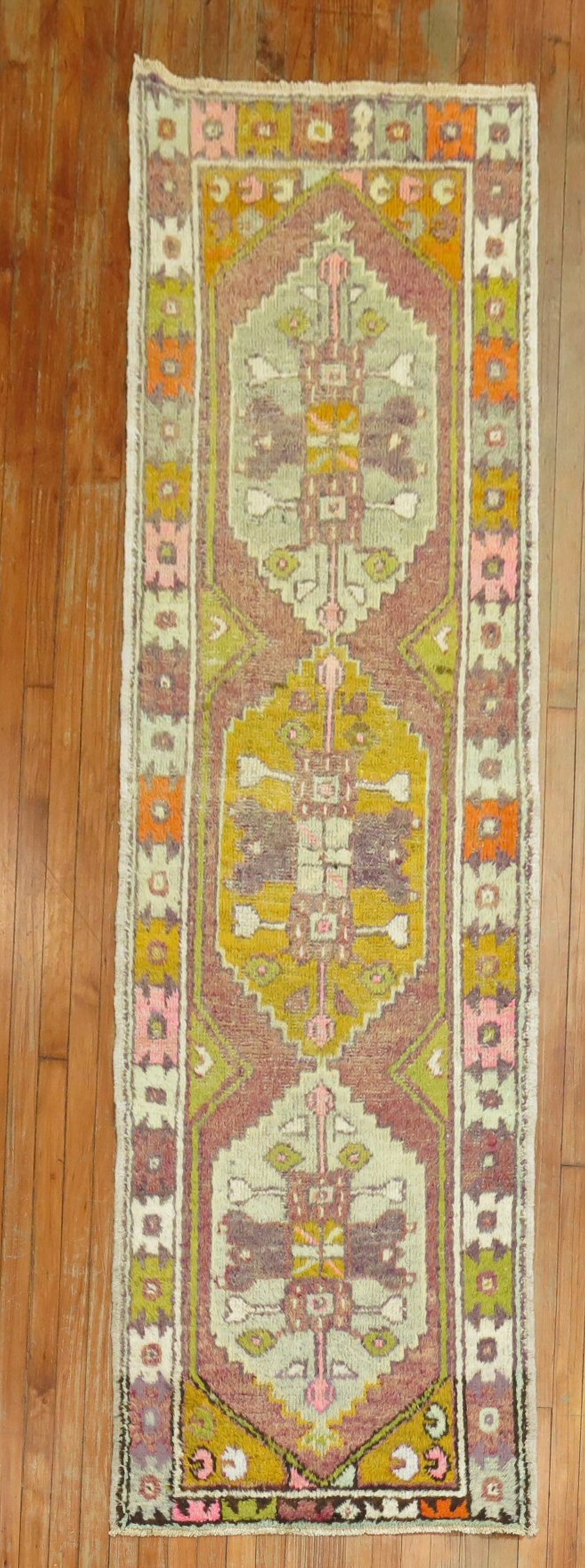 2' 9" x 8' 5" Mid-20th Century Turkish Anatolian Rug Runner: 2' 9" x 8' 5" Mid-20th Century Turkish Anatolian Rug Runner Mid-20th century Turkish Anatolian runner rug with a geometric pattern and pre-owned condition. Specifications Origin: Turkey Type: Anatolia