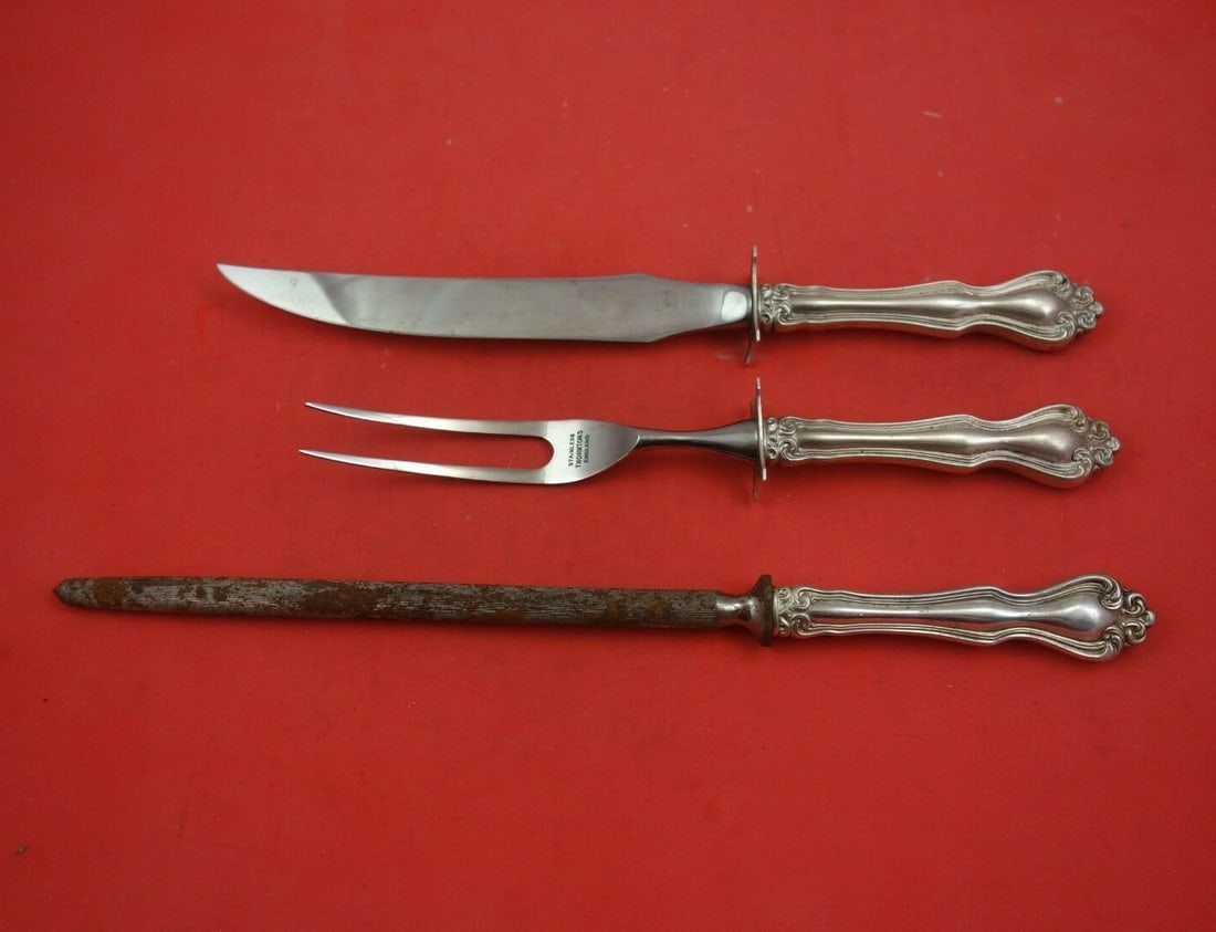 Westmorland Sterling Silver George and Martha 3pc Steak Carving Set: Westmorland Sterling Silver George and Martha 3pc Steak Carving Set Enhance your dining experience with this exquisite 3-piece steak carving set from Westmorland, featuring the elegant George and Mart