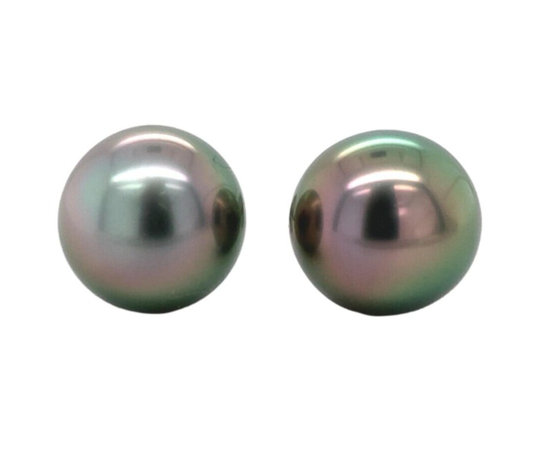 Exquisite Platinum Stud Earrings with 10.2mm Black Tahitian Pearls (1 of 6)