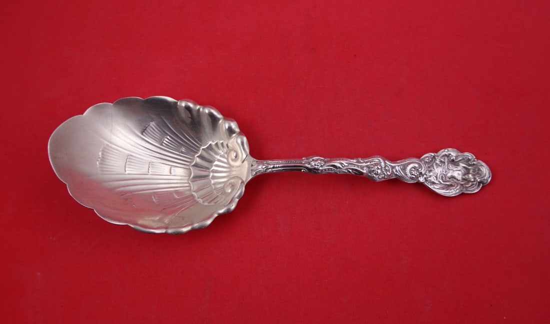 Gorham Versailles Sterling Silver Serving Spoon Shell Bowl 9 1/8": Gorham Versailles Sterling Silver Serving Spoon Shell Bowl 9 1/8" Sterling silver berry spoon in the Versailles pattern by Gorham, featuring a shell bowl and measuring 9 1/8 inches. It is not monogram