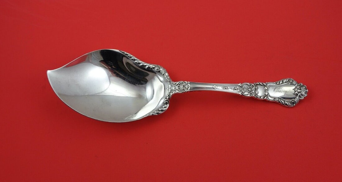 Gorham Baronial Old Sterling Silver Serving Spoon 9 3/4": Gorham Baronial Old Sterling Silver Serving Spoon 9 3/4" This exquisite serving spoon is a stunning example of the Baronial Old pattern by Gorham, crafted from high-quality sterling silver. Measuring 