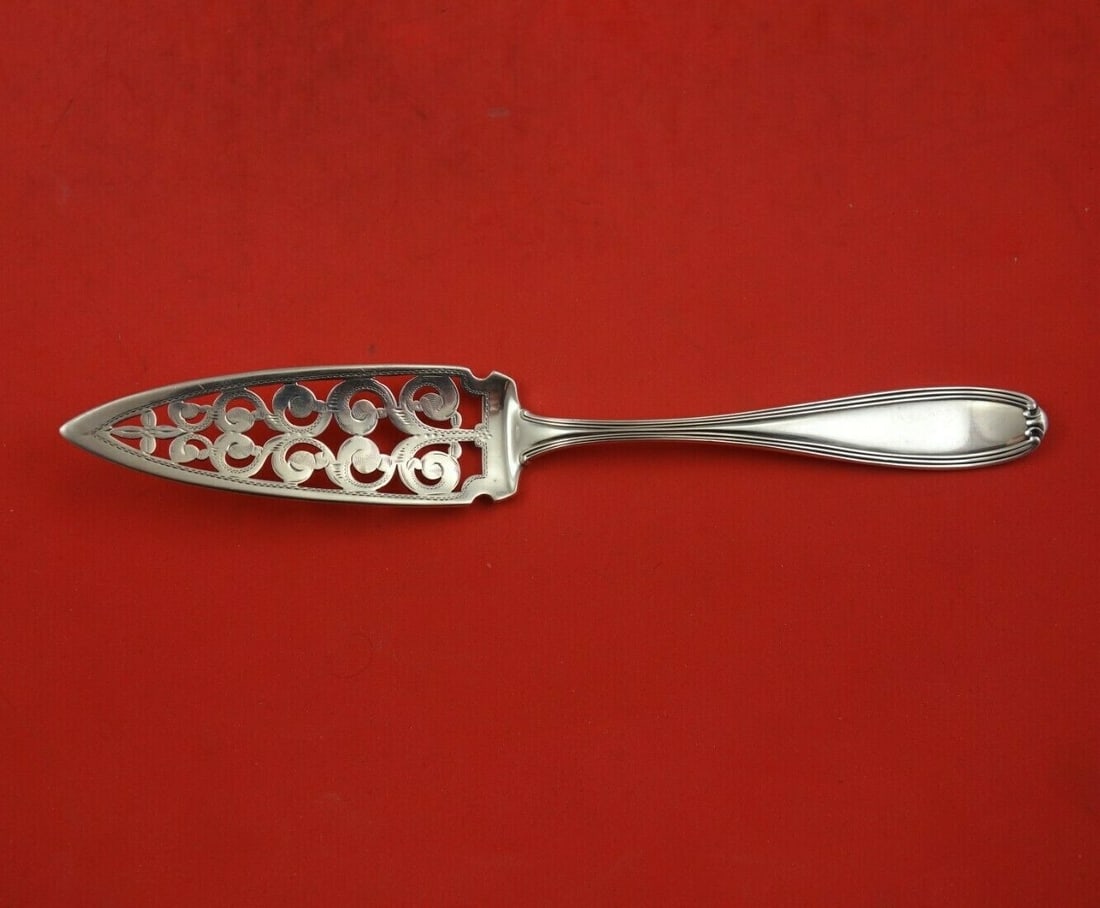 Alvin William Penn Sterling Silver Jelly Cake Server 8 3/4": Alvin William Penn Sterling Silver Jelly Cake Server 8 3/4" This exquisite jelly cake server, crafted by Alvin, showcases the elegant William Penn pattern. Made of high-quality sterling silver, this s