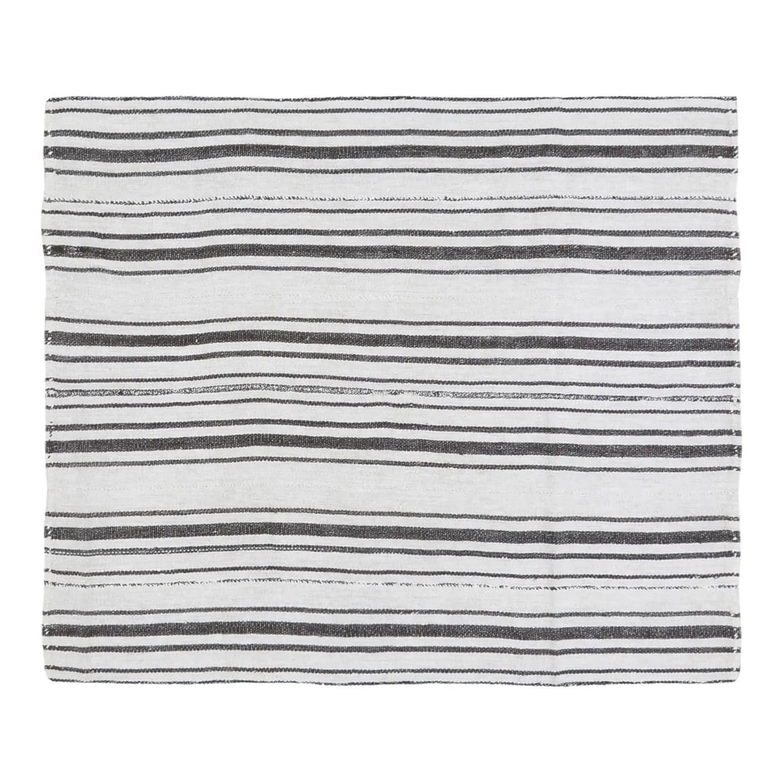 Turkish Wool Flat Weave Kilim Rug 4'7x5'6: Turkish Wool Flat Weave Kilim Rug 4'7x5'6 This vintage Turkish hand-knotted flat weave kilim is crafted from wool using traditional rug-making techniques. The rug features a blend of timeless artistry