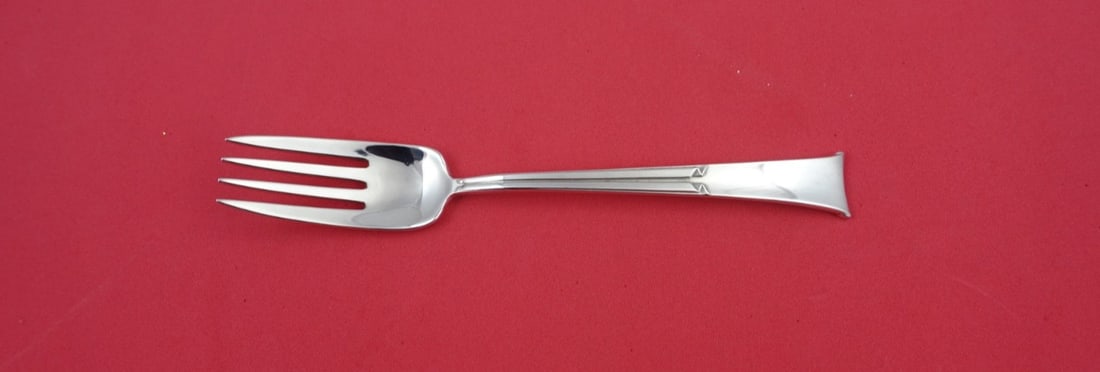 Tiffany & Co. Linenfold Sterling Silver Pastry Fork 6.25": Tiffany & Co. Linenfold Sterling Silver Pastry Fork 6.25" Introducing the exquisite Linenfold Pastry Fork by Tiffany & Co., a stunning addition to your sterling silverware collection. This elegant for