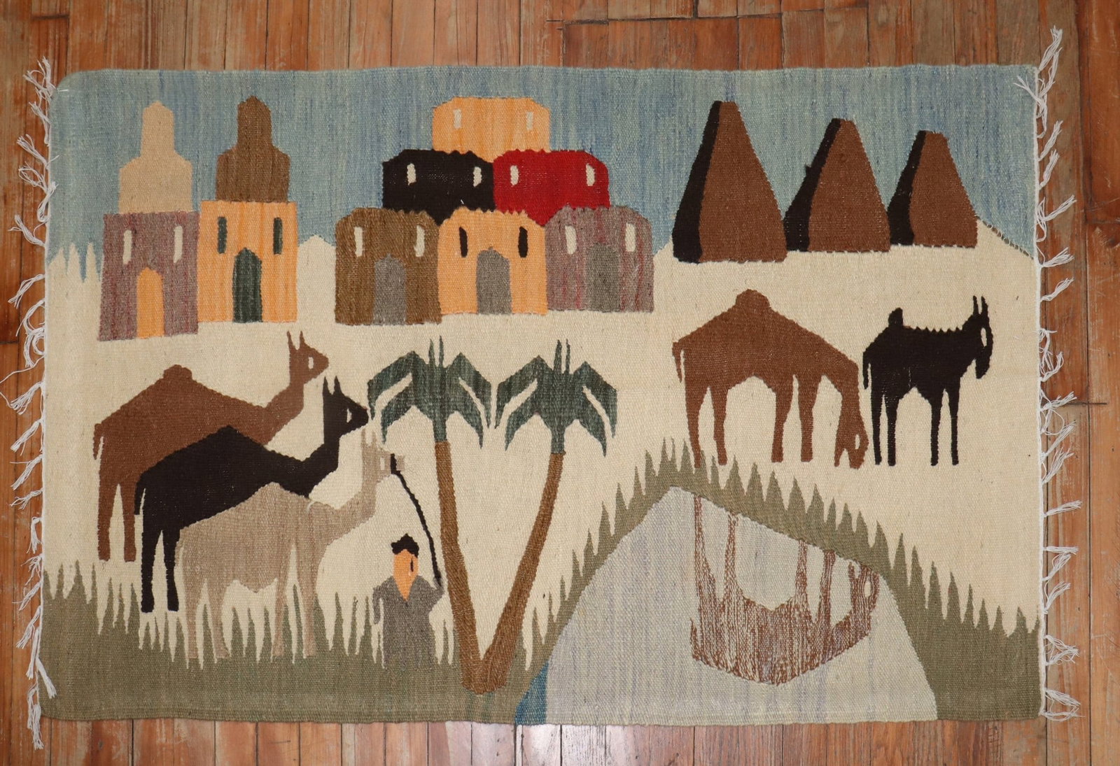 2' 8" x 4' 5" Turkish pictorial flatweave kilim rug: 2' 8" x 4' 5" Turkish pictorial flatweave kilim rug Vintage pictorial Turkish kilim flatweave from the 3rd quarter of the 20th century. This pre-owned small-format rug features a pictorial design and 