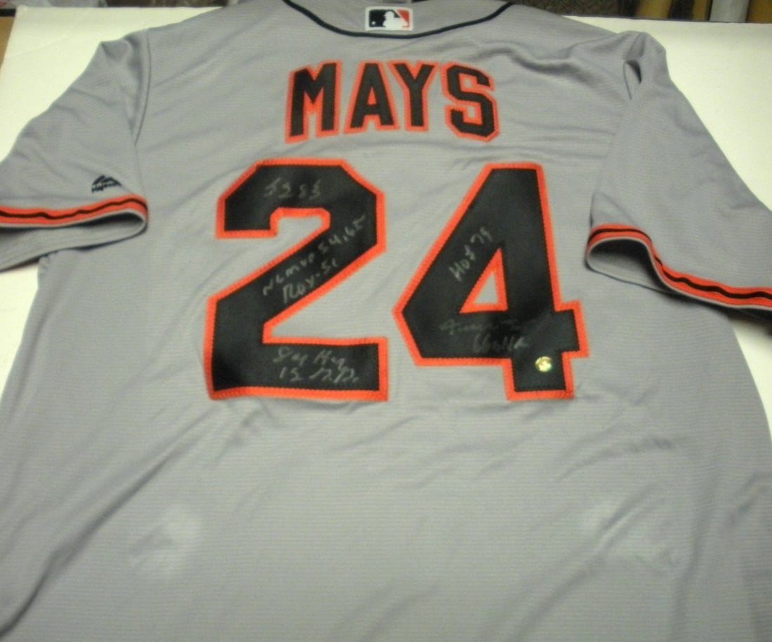 Majestic Willie Mays signed licensed San Francisco baseball jersey with COA: Majestic Willie Mays signed licensed San Francisco baseball jersey with COA Official licensed Majestic baseball jersey signed by Willie Mays. This original autographed piece is a pre-owned item. Speci