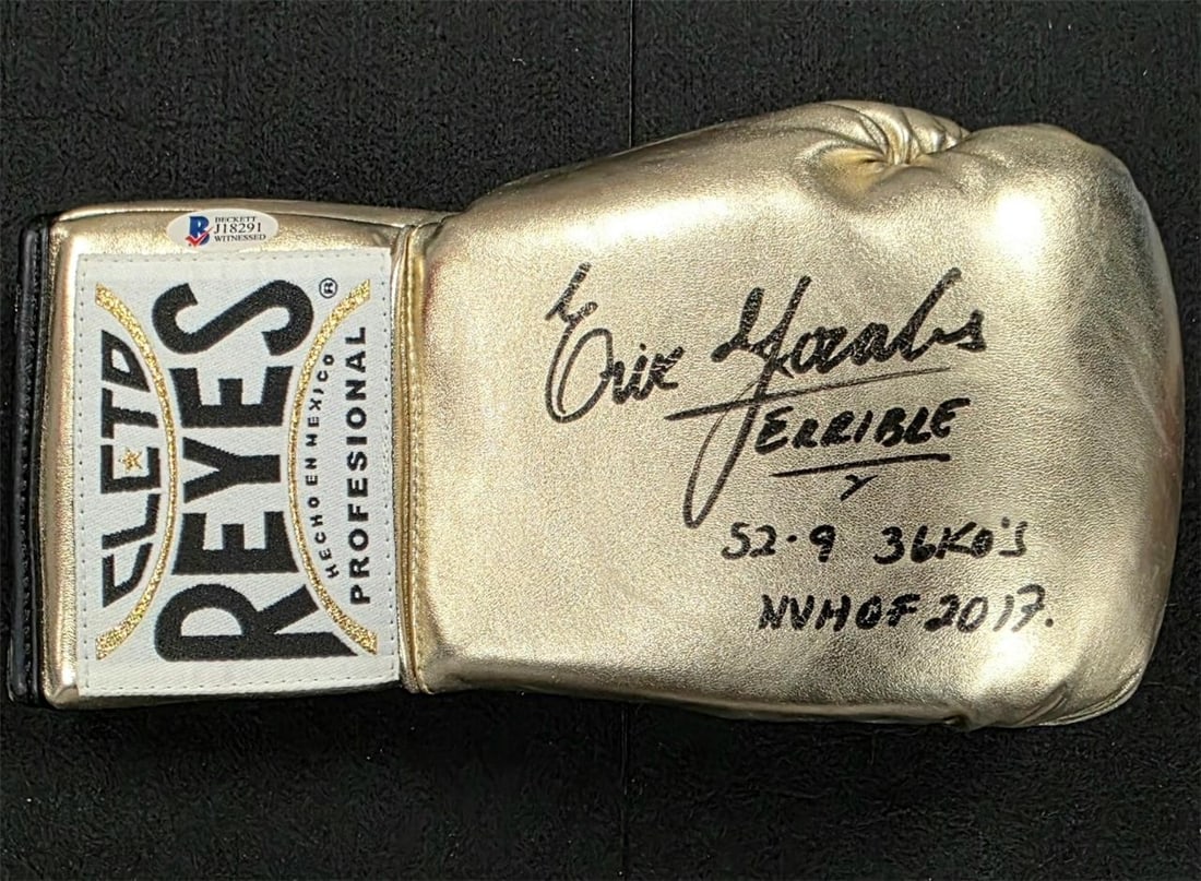Autographed boxing glove by Erik Morales El Terible Beckett BAS (1 of 4)
