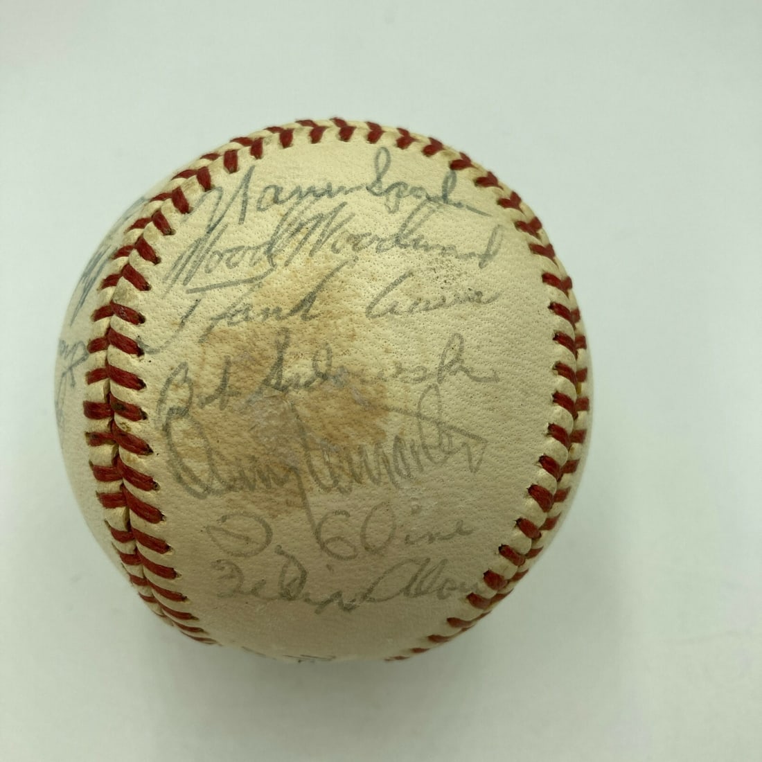 1964 Milwaukee Braves Team Signed Baseball with Hank Aaron PSA DNA COA: 1964 Milwaukee Braves Team Signed Baseball with Hank Aaron PSA DNA COA This is a 1964 Milwaukee Braves Team Signed Official National League Baseball, featuring 26 signatures from iconic players includ