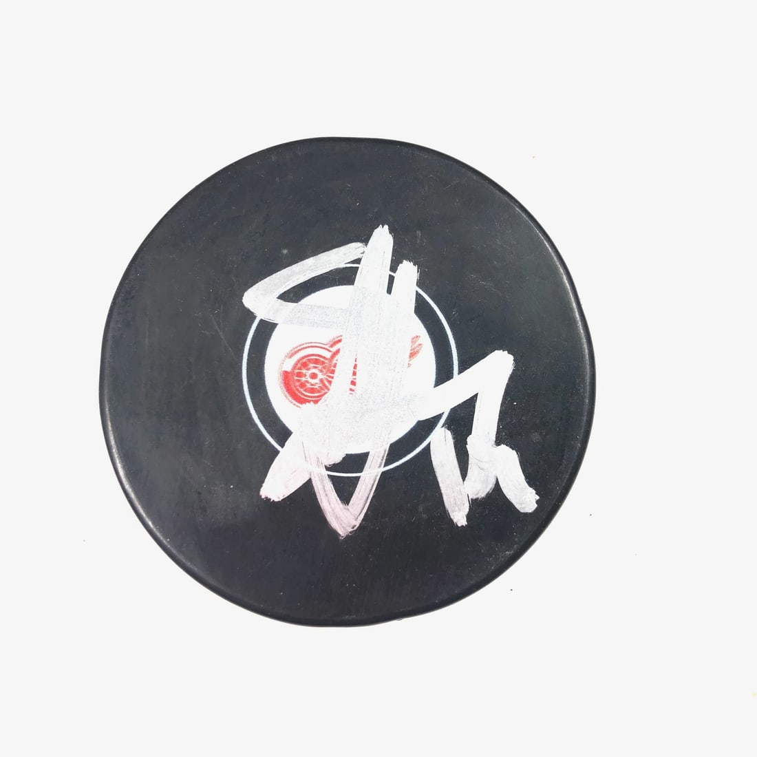 Steve Yzerman Autographed Hockey Puck PSA/DNA Detroit Red Wings: Steve Yzerman Autographed Hockey Puck PSA/DNA Detroit Red Wings This is an original hockey puck autographed by Steve Yzerman, a legendary player for the Detroit Red Wings. The signature has been authe