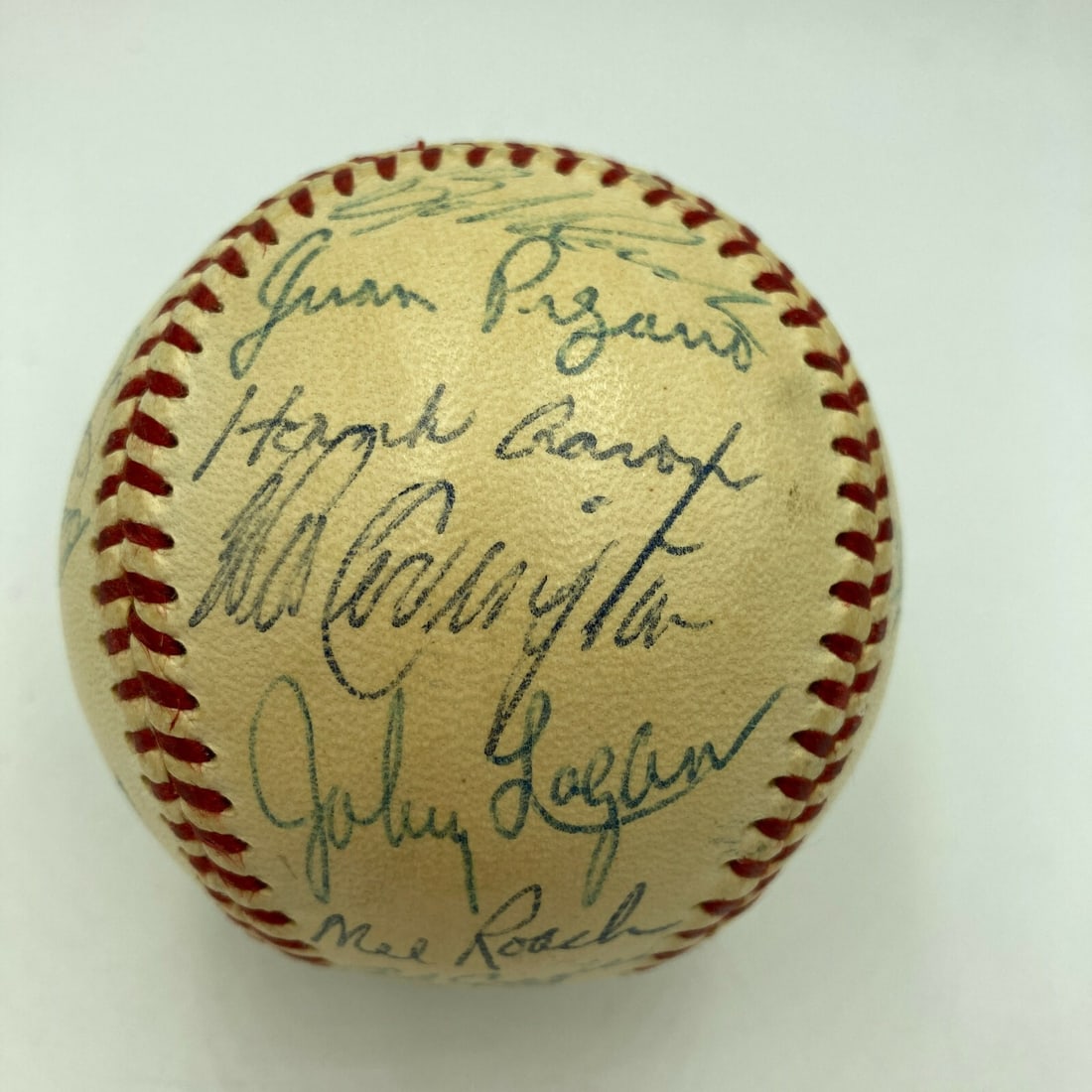 1959 Milwaukee Braves Team Signed Baseball with Hank Aaron JSA COA: 1959 Milwaukee Braves Team Signed Baseball with Hank Aaron JSA COA This remarkable baseball features the signatures of the 1959 Milwaukee Braves team, including legends Hank Aaron and Eddie Mathews. A