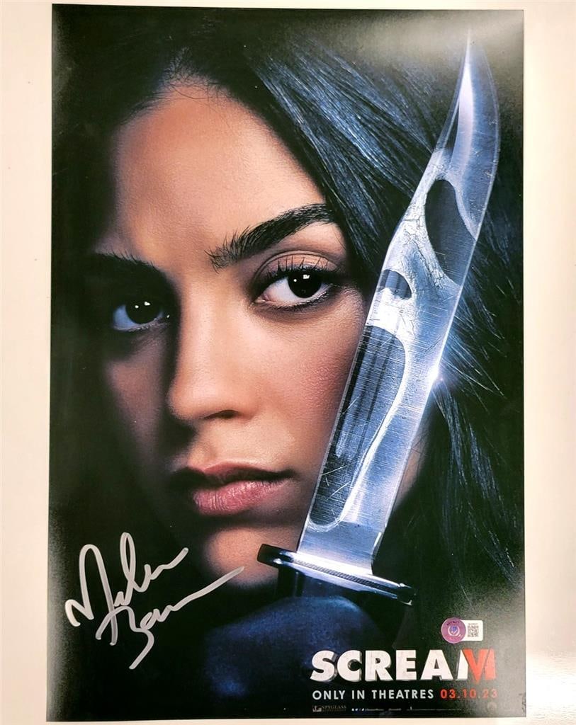 Melissa Barrera Signed Scream 12x18 Photo Authenticated by Beckett: Melissa Barrera Signed Scream 12x18 Photo Authenticated by Beckett Celebrate the horror franchise with this exceptional signed photograph from the movie Scream, featuring the autograph of Melissa Barr