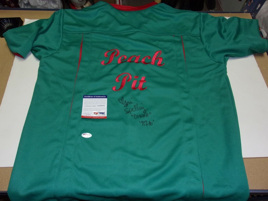 Tori Spelling Signed Beverly Hills 90210 Shirt PSA/DNA Authentic (1 of 3)