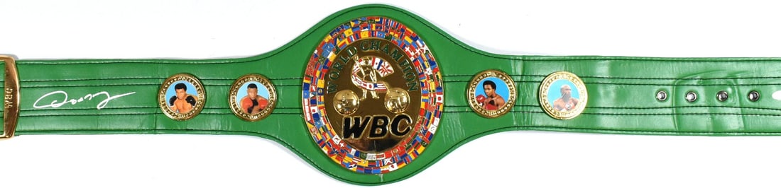 Oscar De La Hoya signed WBC replica championship belt JSA silver (1 of 4)