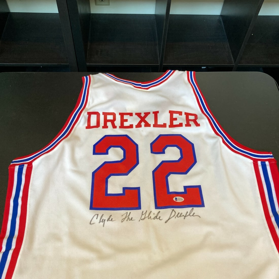 Clyde Drexler Signed 1983 Houston Cougars Jersey BAS Authenticated (1 of 8)