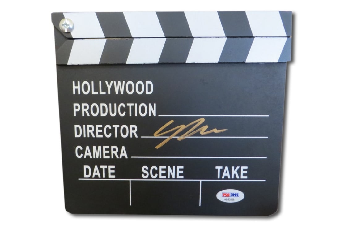 Gareth Edwards Signed Mini Clapper Star Wars Rogue One PSA Authenticated: Gareth Edwards Signed Mini Clapper Star Wars Rogue One PSA Authenticated This Star Wars Rogue One mini movie clapper is autographed by director Gareth Edwards. It is authenticated by PSA/DNA, ensuring