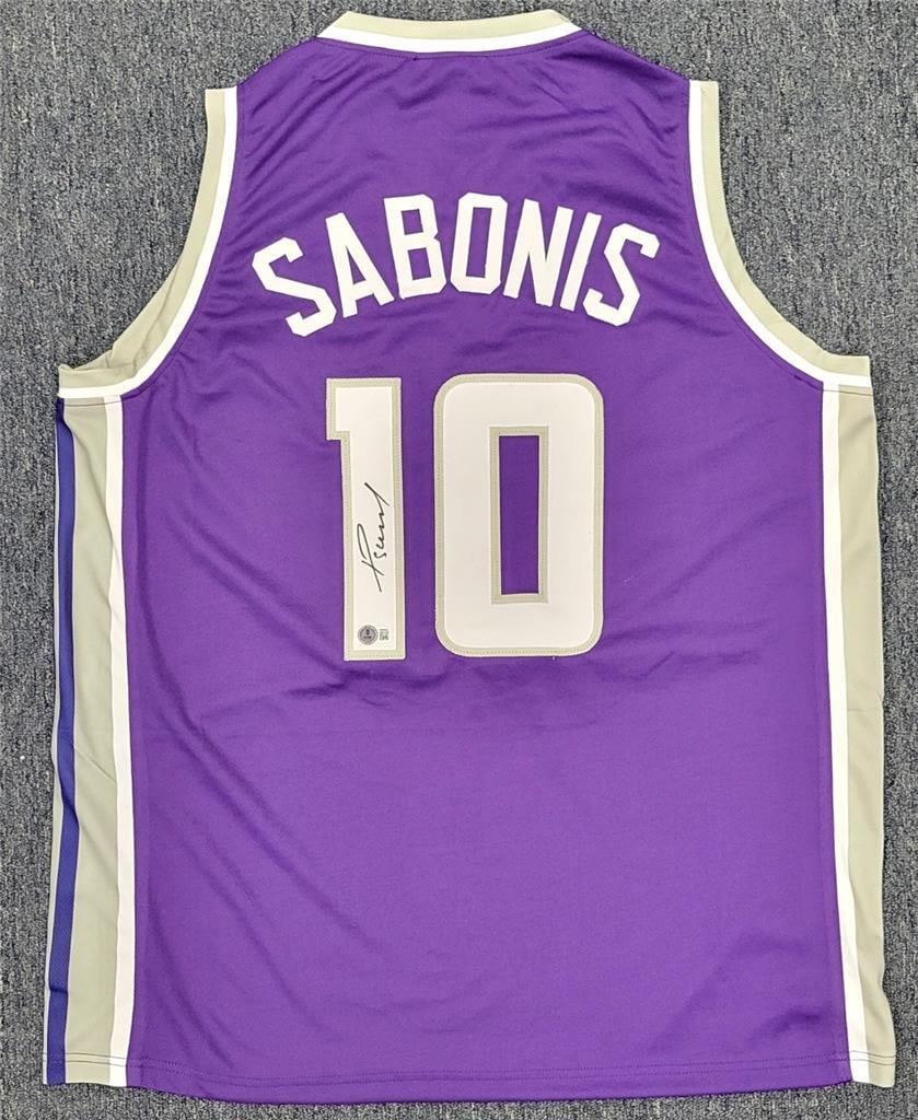 Domantas Sabonis Signed Sacramento Kings Jersey BAS Authenticated: Domantas Sabonis Signed Sacramento Kings Jersey BAS Authenticated This authentic Sacramento Kings jersey, signed by basketball star Domantas Sabonis, is a must-have for any fan. The jersey is certifie