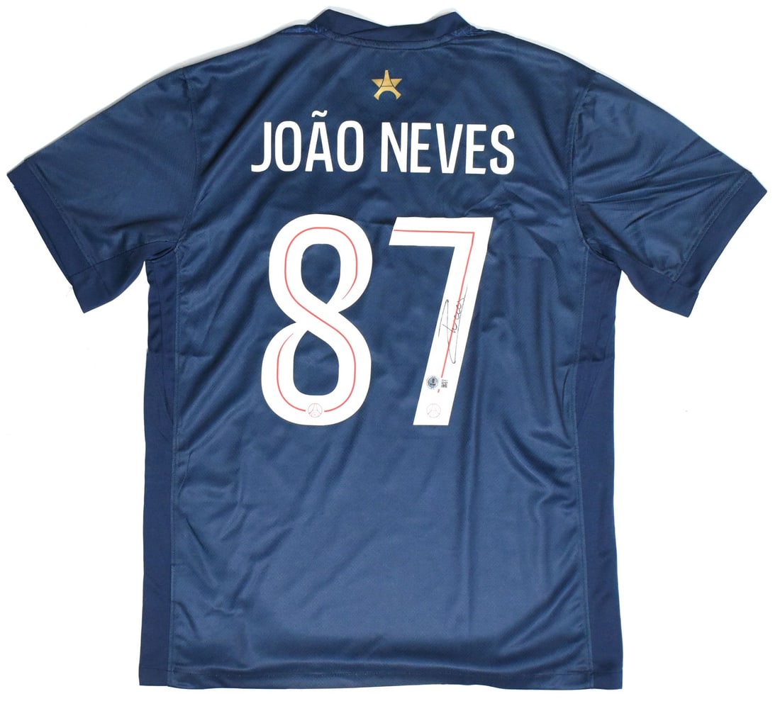 PSG Home Jersey Autographed by Joao Neves Beckett Holo #87: PSG Home Jersey Autographed by Joao Neves Beckett Holo #87 This is a pre-owned PSG home soccer jersey, autographed by Joao Neves and featuring the number 87. The jersey is an original item and include