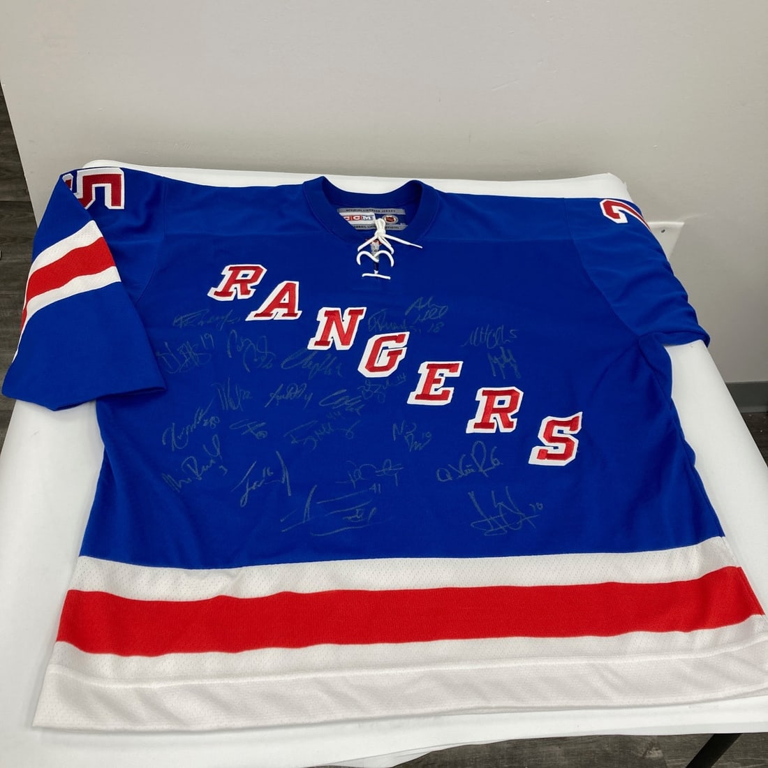 New York Rangers 2006-07 team autographed Prucha jersey with JSA LOA: New York Rangers 2006-07 team autographed Prucha jersey with JSA LOA Authentic Petr Prucha New York Rangers jersey from the 2006-07 season, team signed by approximately 22 members of the New York Rang