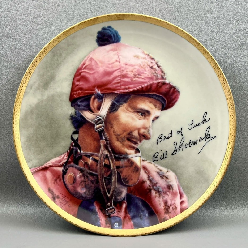 Willie Shoemaker Autographed Collector's Plate 1987 Beckett Certified: Willie Shoemaker Autographed Collector's Plate 1987 Beckett Certified This is an original collector's plate featuring the autograph of legendary jockey Willie Shoemaker, a significant figure in horse 