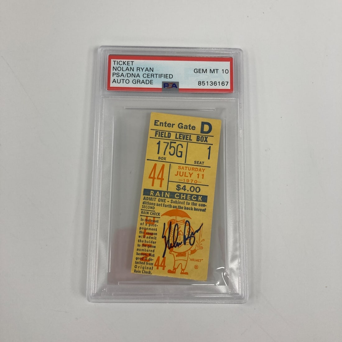 Nolan Ryan Signed 1970 New York Mets Ticket PSA DNA 10 GEM MINT: Nolan Ryan Signed 1970 New York Mets Ticket PSA DNA 10 GEM MINT This is a rare collectible ticket stub from a 1970 New York Mets game, signed by legendary pitcher Nolan Ryan. The ticket has been authe