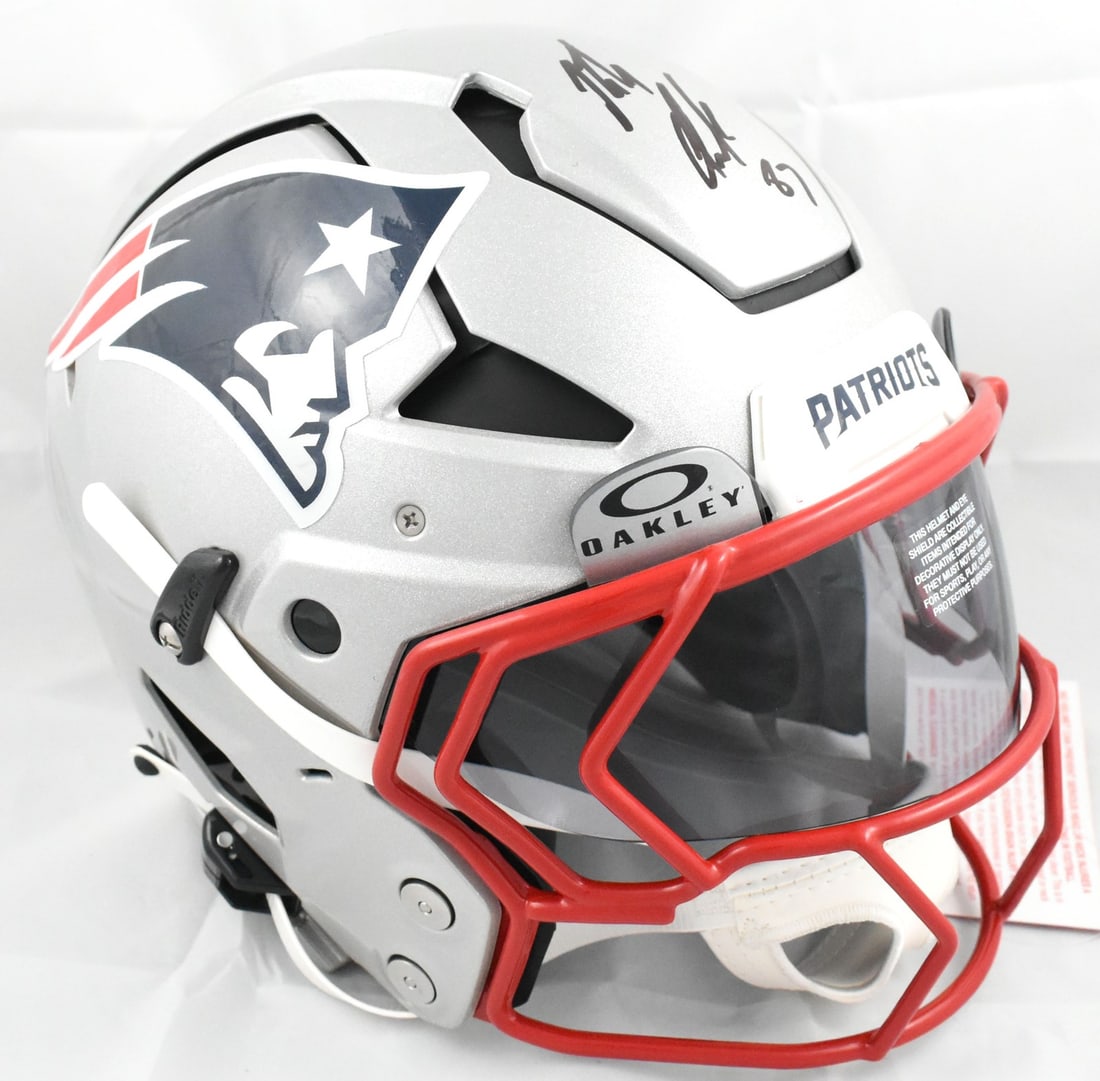 Beckett Holo Rob Gronkowski Signed Patriots Axiom Full Size Helmet (1 of 7)