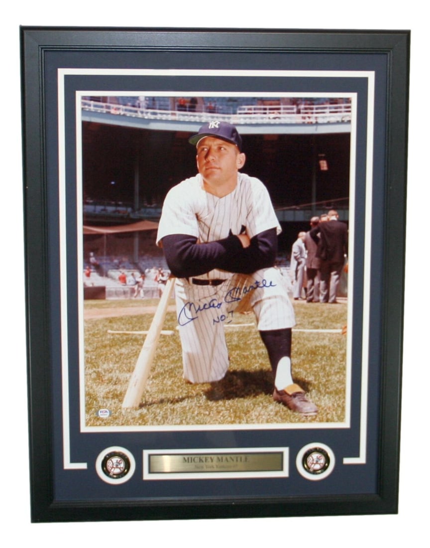 Mickey Mantle Signed 16x20 Photo Framed Yankees PSA 10: Mickey Mantle Signed 16x20 Photo Framed Yankees PSA 10 This stunning 16x20 photo of Mickey Mantle, a legendary player for the New York Yankees, is a remarkable piece for any baseball enthusiast. The p