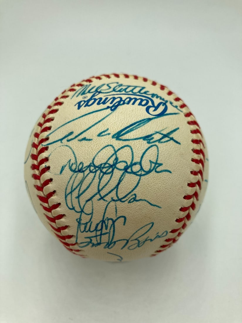 New York Yankees 1999 World Series Champions Team Signed Baseball JSA COA: New York Yankees 1999 World Series Champions Team Signed Baseball JSA COA Original team-signed 1999 New York Yankees World Series Champs baseball featuring 29 signatures, including Derek Jeter and oth