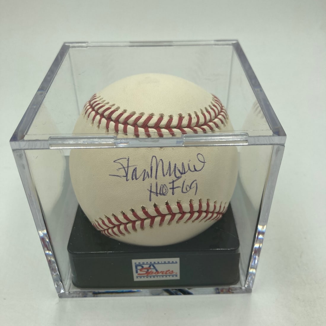 Signed MLB Baseball Stan Musial HOF 1969 PSA DNA 9.5: Signed MLB Baseball Stan Musial HOF 1969 PSA DNA 9.5 Original Stan Musial HOF 1969 signed Major League Baseball. This pre-owned ball is authenticated by PSA/DNA and carries a 9.5 Mint grade. Specifica