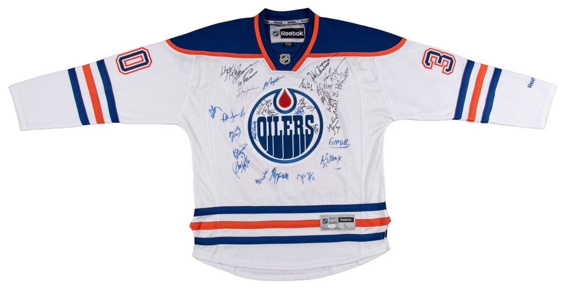 1983-84 Edmonton Oilers Signed Jersey Wayne Gretzky 31 Autographs JSA COA: 1983-84 Edmonton Oilers Signed Jersey Wayne Gretzky 31 Autographs JSA COA Celebrate hockey history with this original 1983-84 Edmonton Oilers Stanley Cup Champions jersey, signed by 31 members of the 