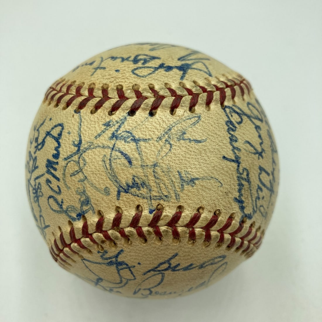 1969-1970 New York Mets Team Signed Baseball Nolan Ryan JSA Authenticated: 1969-1970 New York Mets Team Signed Baseball Nolan Ryan JSA Authenticated This remarkable baseball is a piece of sports history, featuring the signatures of 32 members of the 1970 New York Mets, inclu