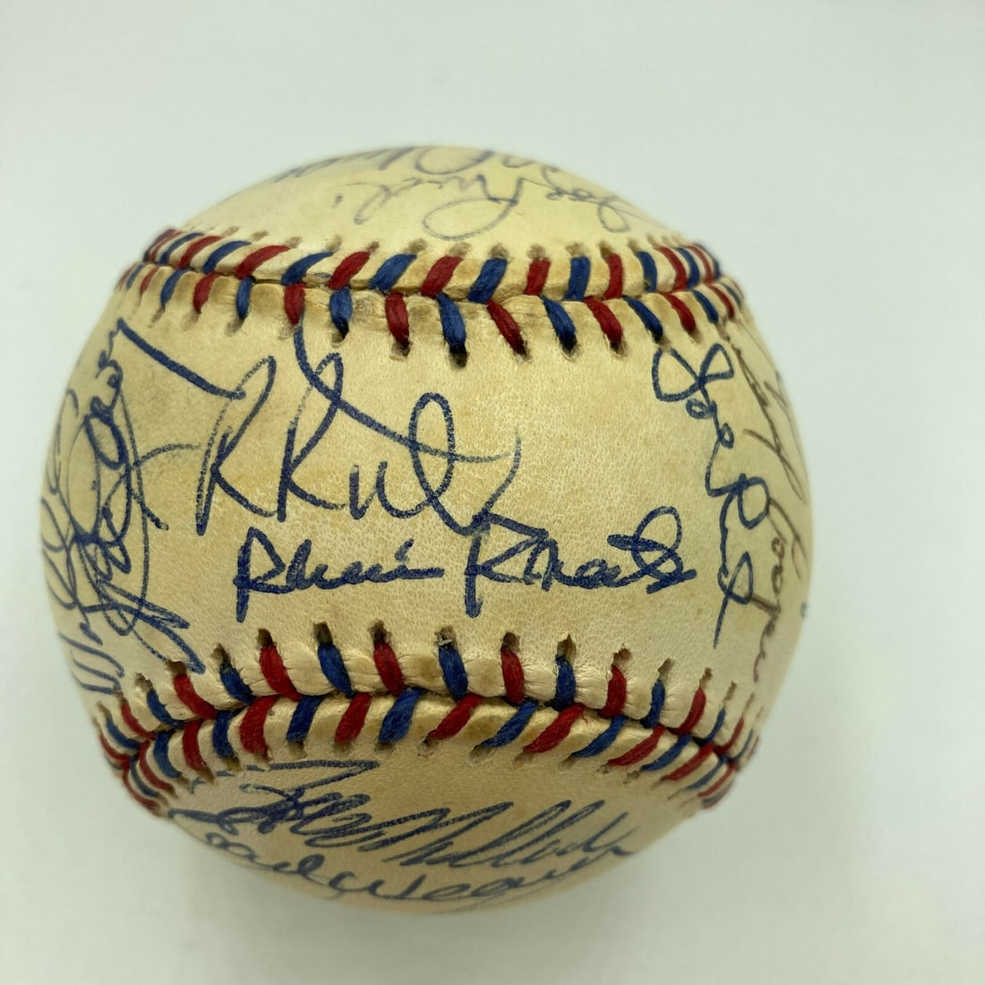 1995 Legends of the Game All Star Team Signed Baseball JSA COA 27 Signatures: 1995 Legends of the Game All Star Team Signed Baseball JSA COA 27 Signatures Celebrate the rich history of baseball with this 1995 "Legends of the Game" All Star Classic Team Signed Baseball. This off