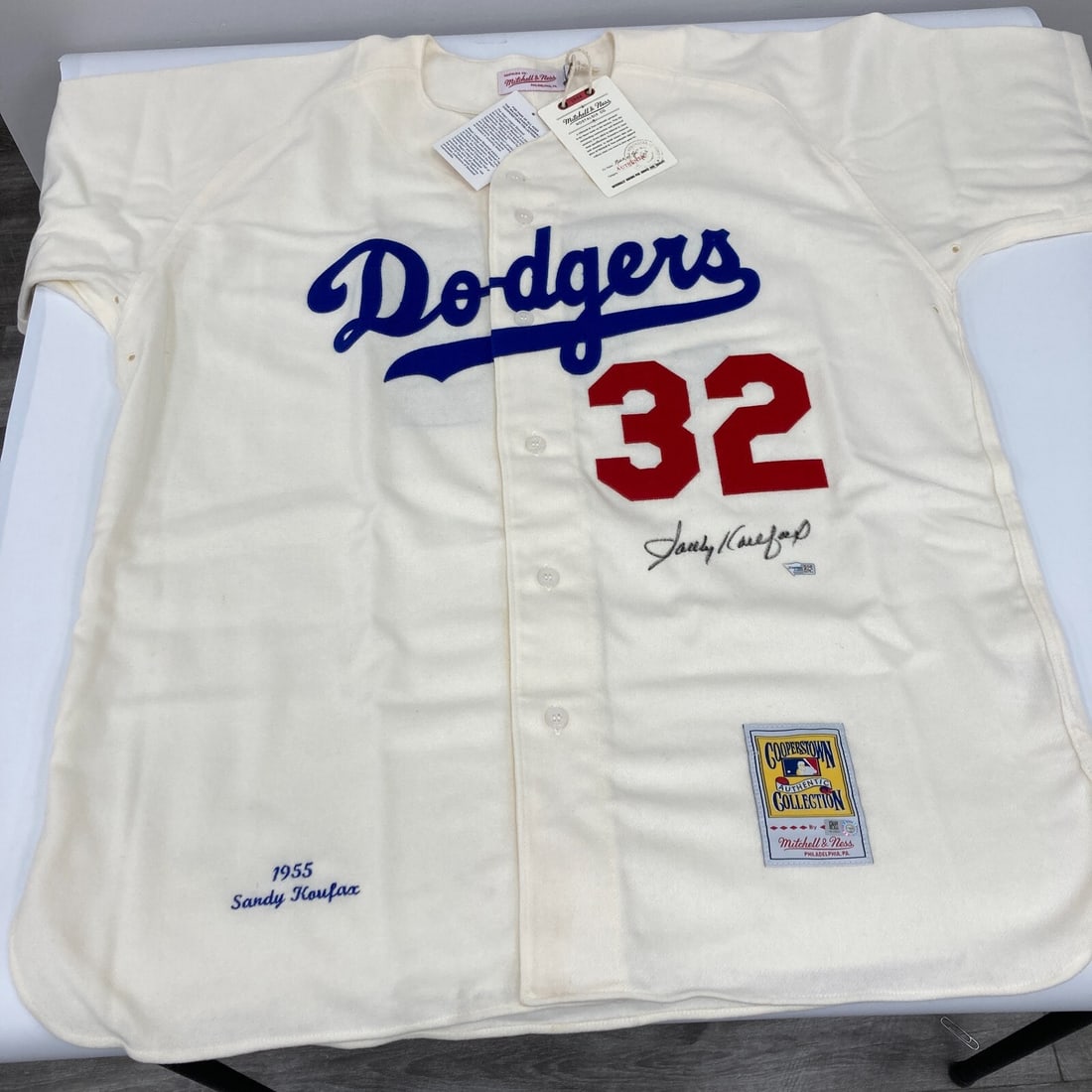 Sandy Koufax Signed 1955 Brooklyn Dodgers Jersey Fanatics Certified: Sandy Koufax Signed 1955 Brooklyn Dodgers Jersey Fanatics Certified Celebrate the legacy of baseball legend Sandy Koufax with this authentic 1955 Brooklyn Dodgers Mitchell & Ness jersey, personally si