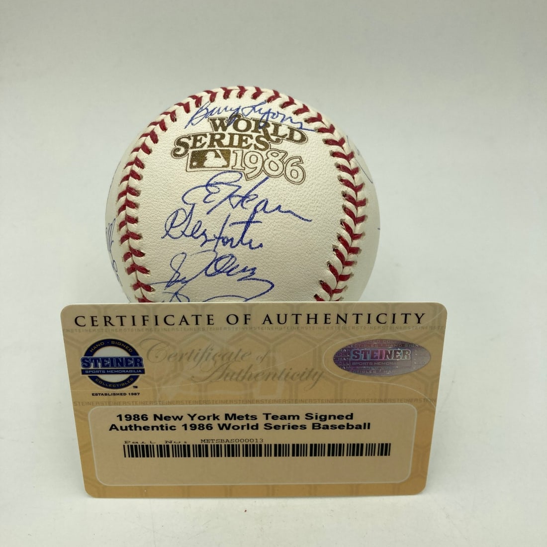 Steiner authenticated 1986 New York Mets championship signed baseball: Steiner authenticated 1986 New York Mets championship signed baseball Original team-signed 1986 New York Mets World Series Champs baseball with 30 signatures. This pre-owned ball includes autograph au