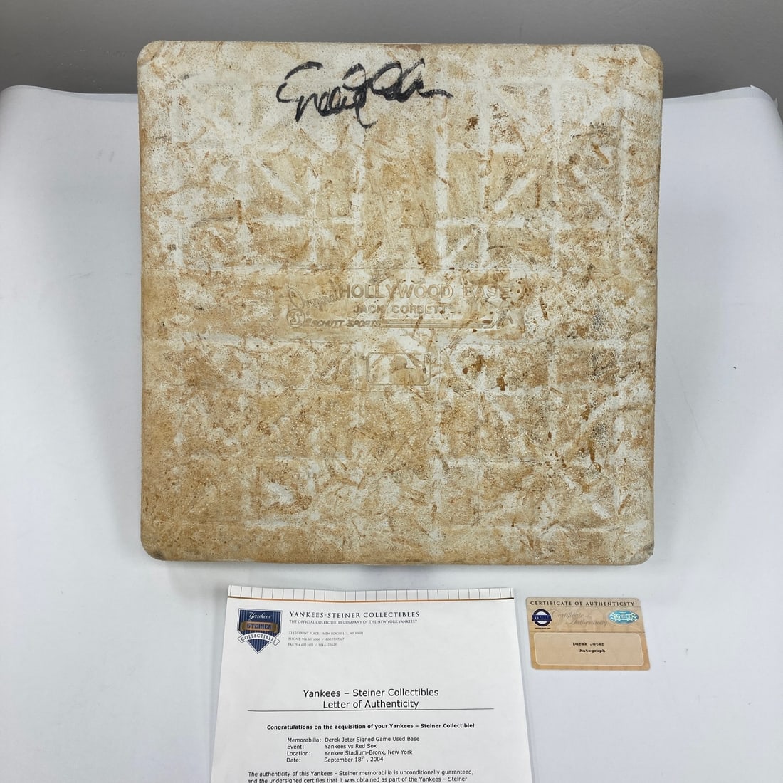 Steiner COA Derek Jeter autographed 2004 Yankees game used base (1 of 11)