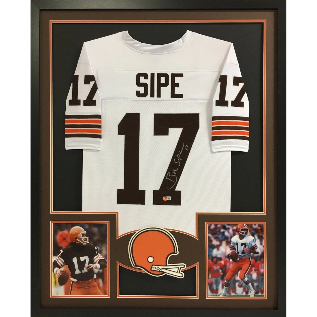 Brian Sipe Autographed Framed Jersey Beckett Authenticated Cleveland Browns: Brian Sipe Autographed Framed Jersey Beckett Authenticated Cleveland Browns This autographed Brian Sipe framed jersey is a collectible piece for any Cleveland Browns fan. Authenticated by Beckett, a l