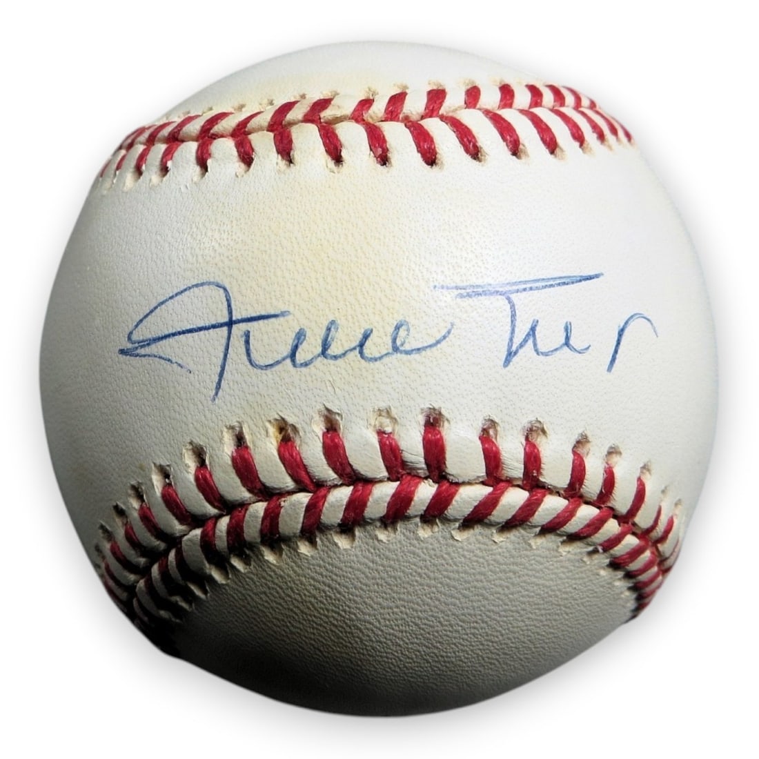 Willie Mays autographed National League baseball Beckett authenticated: Willie Mays autographed National League baseball Beckett authenticated Original Willie Mays autographed National League baseball. This pre-owned ball is associated with the San Francisco Giants and ha