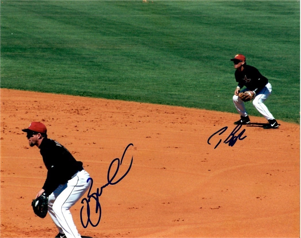 Houston Astros 8x10 Photo Signed by Craig Biggio and Jeff Bagwell JSA Authenticated: Houston Astros 8x10 Photo Signed by Craig Biggio and Jeff Bagwell JSA Authenticated This is an original 8x10 photo autographed by both Craig Biggio and Jeff Bagwell of the Houston Astros. The photo ha