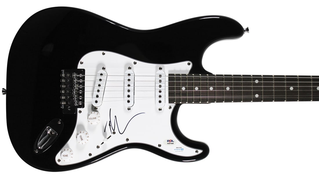 Tim McGraw Signed Black Electric Guitar With PSA/DNA Authentication (1 of 3)