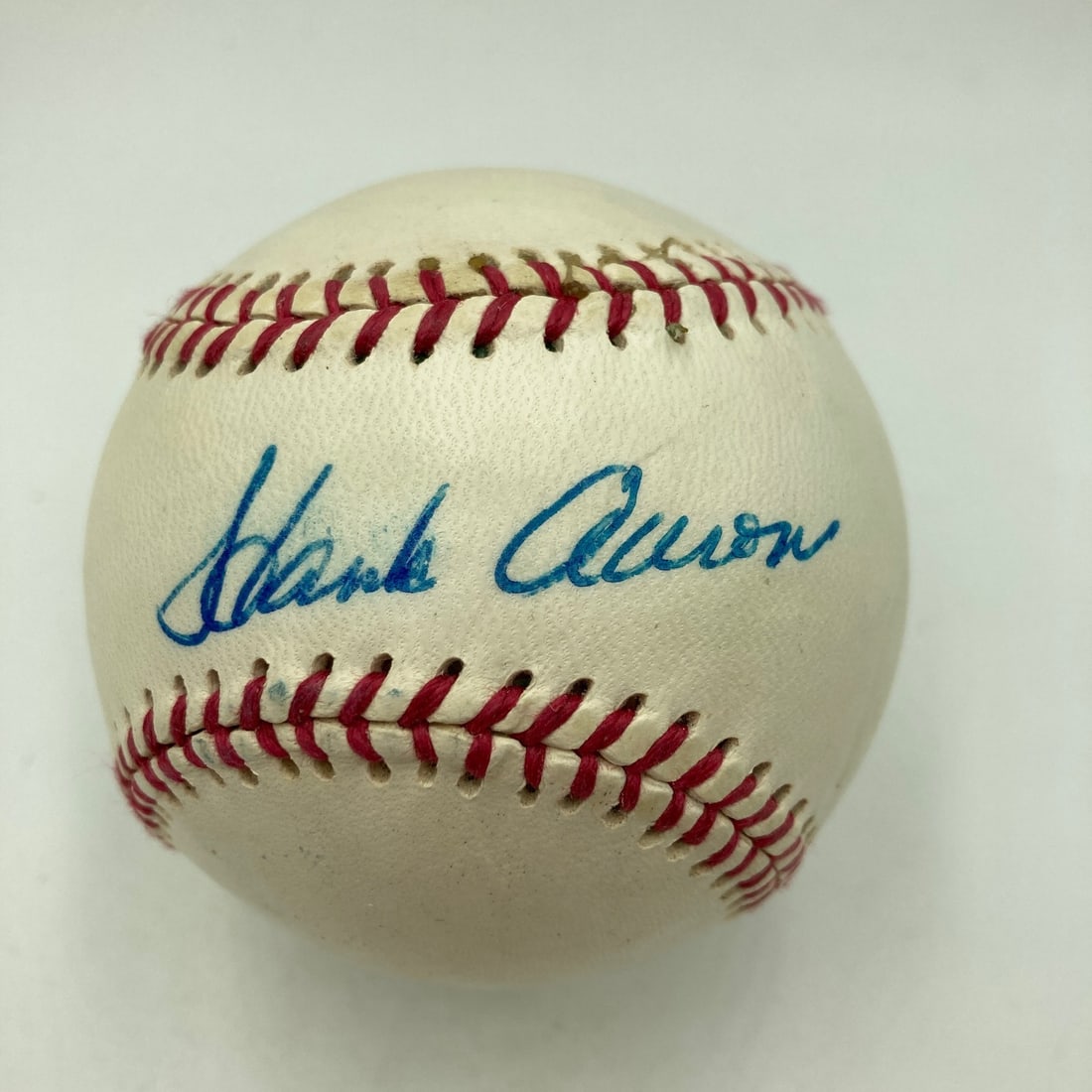 Atlanta Braves baseball signed by Hank Aaron with JSA letter: Atlanta Braves baseball signed by Hank Aaron with JSA letter Vintage Atlanta Braves baseball signed by Hank Aaron. This pre-owned piece is an original single-signed ball and includes JSA autograph aut