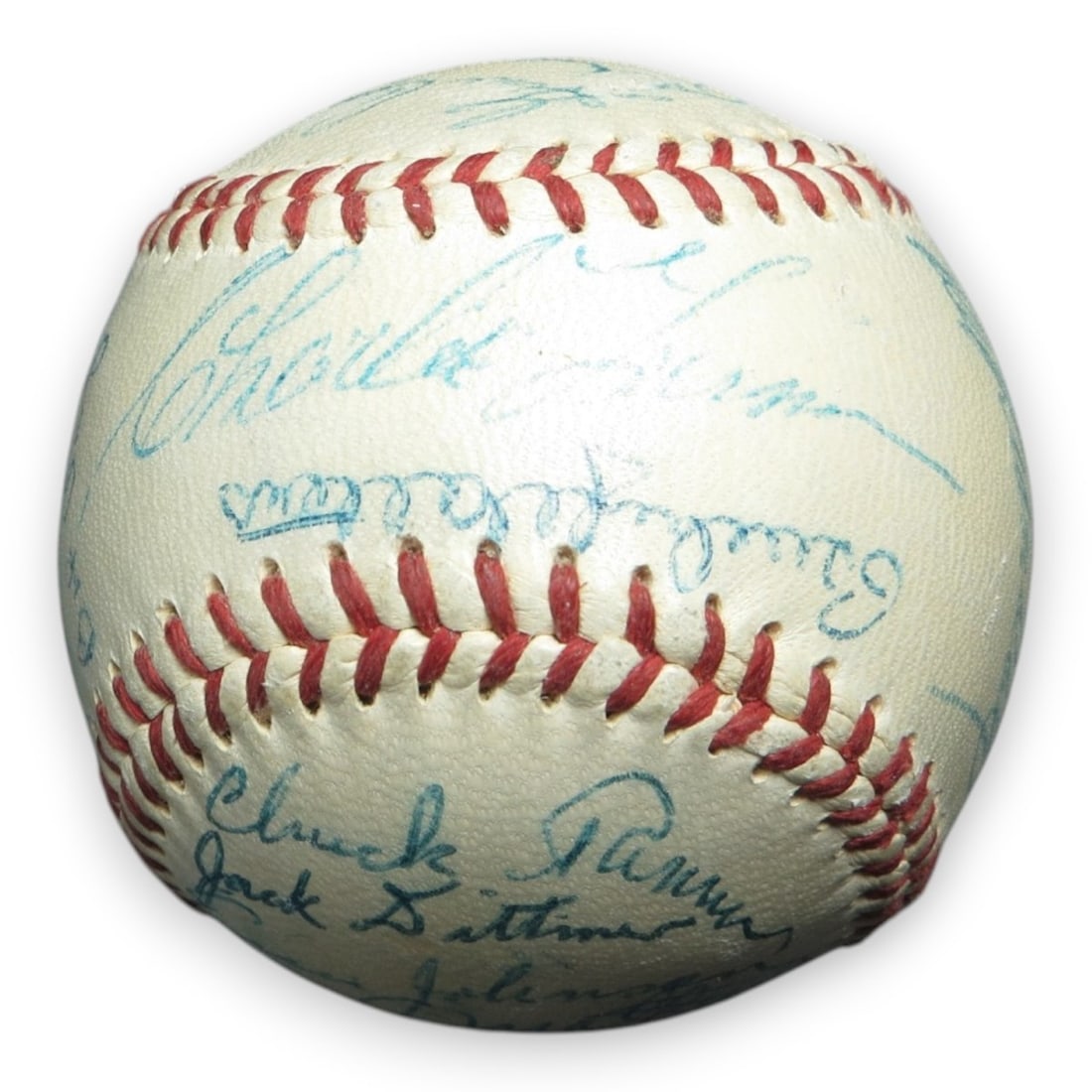 1955 Milwaukee Braves baseball with 26 autographs GAI authenticated: 1955 Milwaukee Braves baseball with 26 autographs GAI authenticated This is an original 1955 Milwaukee Braves autographed baseball featuring 26 signatures, including notable players such as Hank Aaron