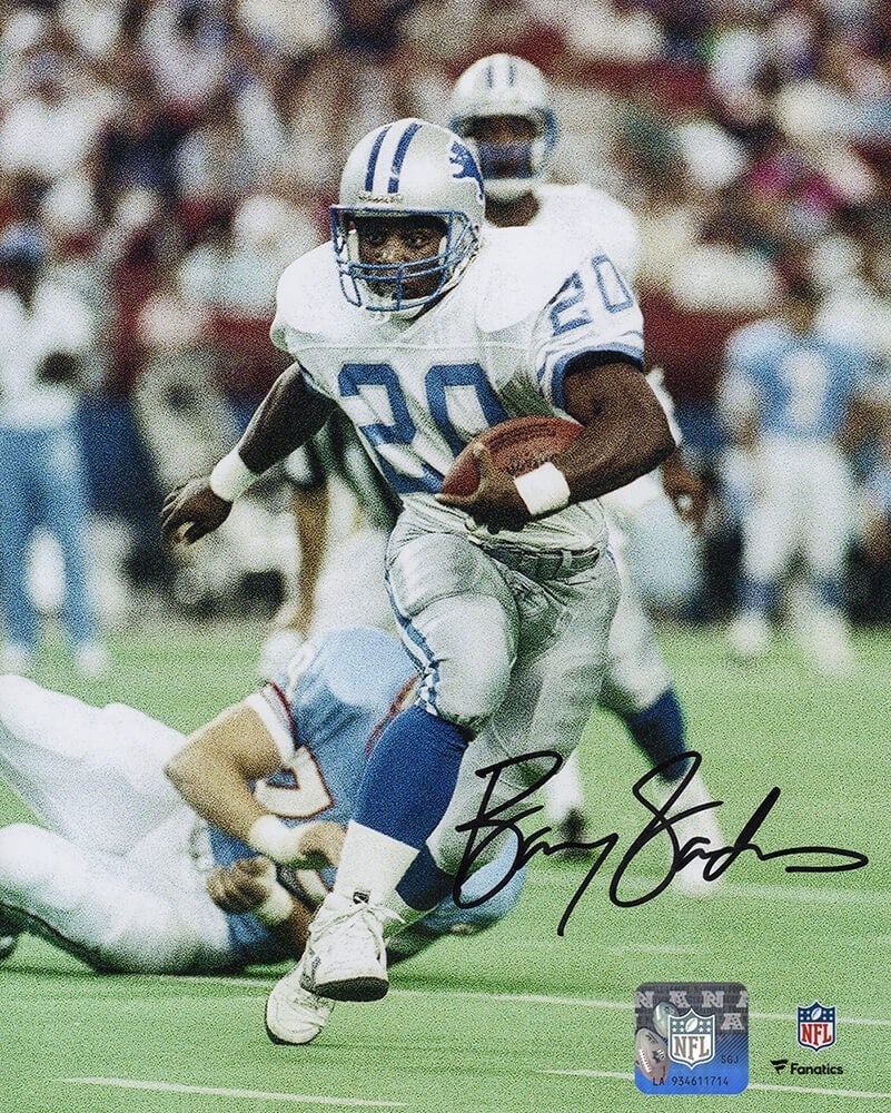 Autographed Barry Sanders 8x10 Detroit Lions Versus Oilers Football Photograph With COA: Autographed Barry Sanders 8x10 Detroit Lions Versus Oilers Football Photograph With COA This is an original 8x10 action photo featuring Barry Sanders from the Detroit Lions in a game against the Oiler