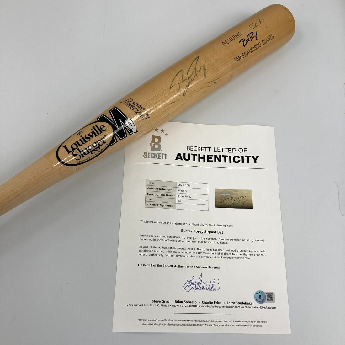 Buster Posey 2012 Game Issued Bat with Beckett COA: Buster Posey 2012 Game Issued Bat with Beckett COA This original 2012 game-issued Louisville Slugger bat is signed by Buster Posey, the renowned San Francisco Giants player. The bat comes with authent